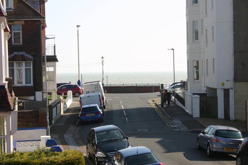 Cambridge House Guest House Eastbourne Eksteriør billede