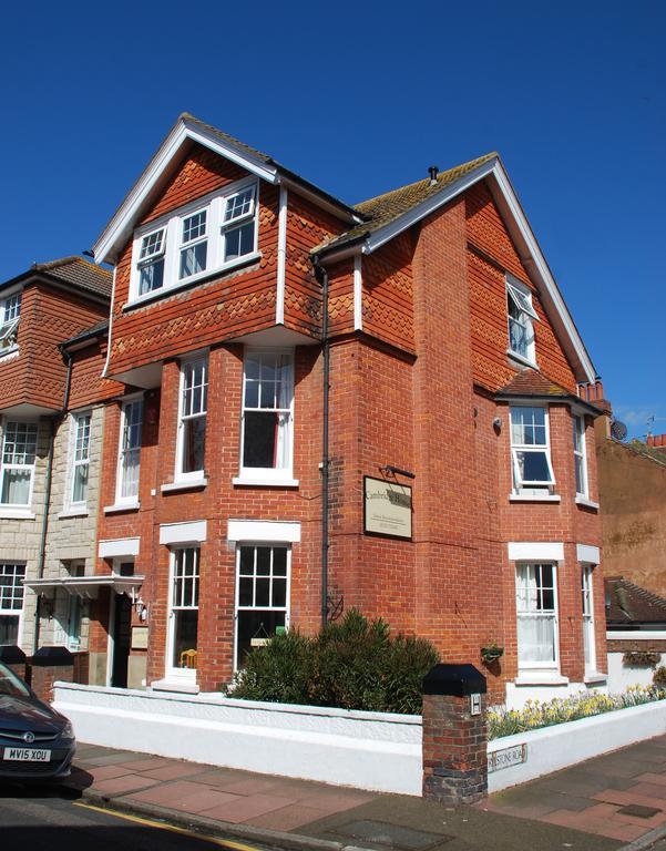 Cambridge House Guest House Eastbourne Eksteriør billede