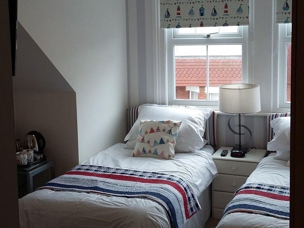 Cambridge House Guest House Eastbourne Eksteriør billede